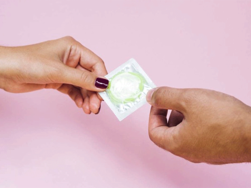 استفاده از کاندوم برای رعایت بهداشت جنسی